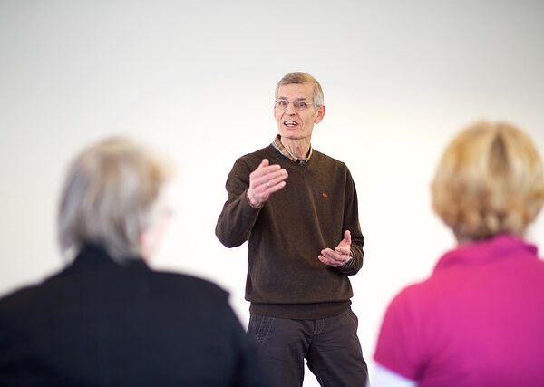 How to Build an Engaged Coaching Community to Attract More Clients